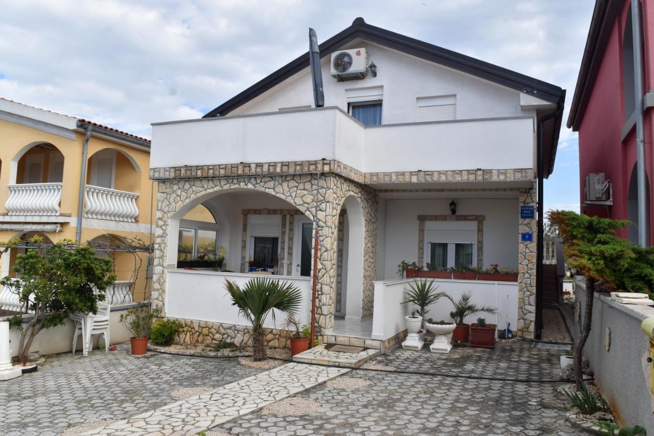 Apartments Paric Vir Exterior photo